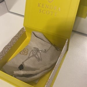 Kendra Scott silver chain pendant necklace